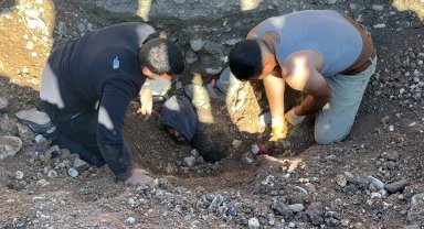 Toprak altında kalan işçi, 2 saatte kurtarıldı