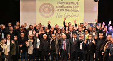 Uysal, muhtarlarla iktidarı eleştirdi