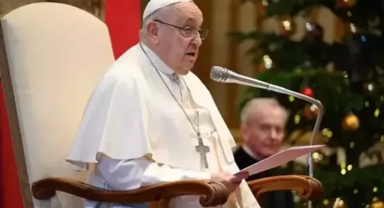 Vatikan: Papa Franciscus'un durumu kritik