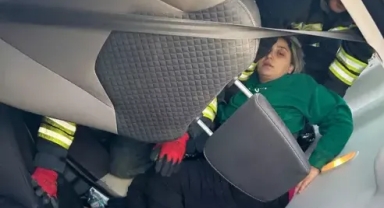 Yoldan çıkan kamyonet şarampole devrildi: 5 yaralı