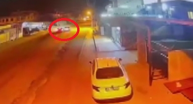 2 kişinin yaralandığı kaza kamerada