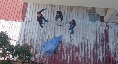 3'üncü kattan düştü... Hayatını kaybetti