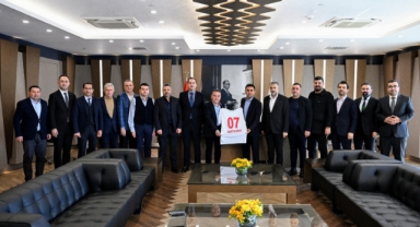 Antalyaspor'dan, Başkan Böcek'e ziyaret