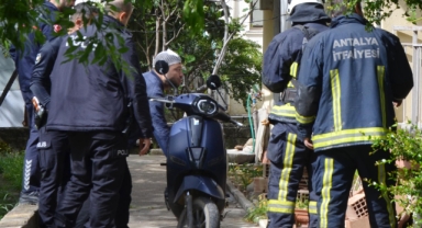 Babasına kızıp evi yaktı