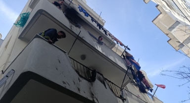 Balkon yangınına bina sakinlerinden müdahale