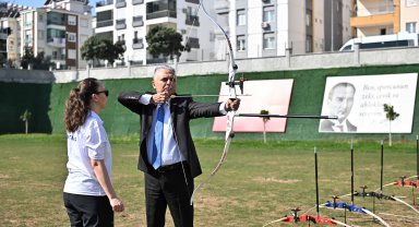 Başkan Uysal'dan gençlere okçuluk eğitimi daveti