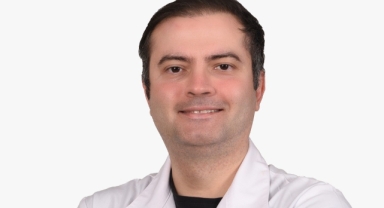Gözlükten kurtulmanın alternatifleri: Lazer ve implant cerrahisi