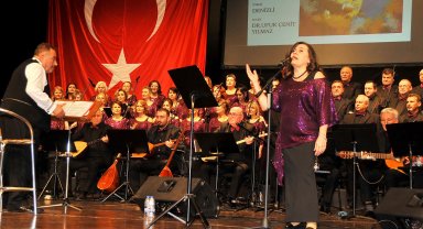 Hekimlerden türkülü gece