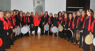İlk konserde alkış yağmuru