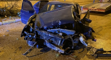 Otomobil 3 ağacı devirdi: 1 yaralı