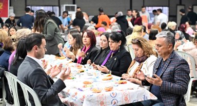 Önce tiyatro sonra iftar