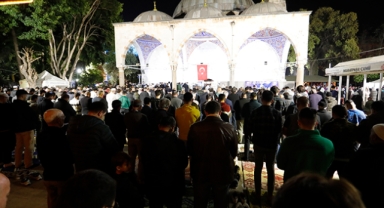 Kadir Gecesi'nde camiler doldu