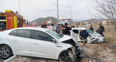 Kafa kafaya çarpıştılar: 2 ölü, 3 yaralı