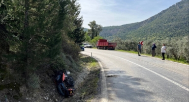 Kamyon ve motosiklet kaza yaptı