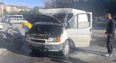 Kaportacıya bırakılan araçta yangın
