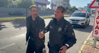 Kaza yapan alkollü sürücüye tepki gösterdiler