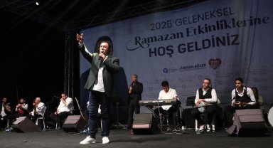Mahmut Tuncer türküleriyle coşturdu