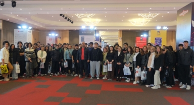 Öğrenciler Kemer’de kitap fuarında