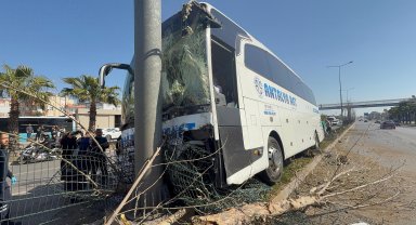 Otobüs refüje çıktı