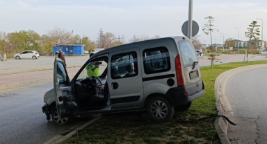 Refüjde kaza: 1 yaralı