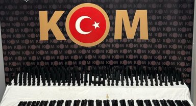 Silah ticareti yapan 2 şahıs tutuklandı
