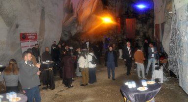 Tekstil Bienali'ne mağarada açılış