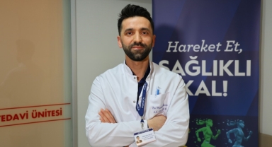 Uzun süre ekrana bakanlar dikkat: 'Text Neck' riski artıyor