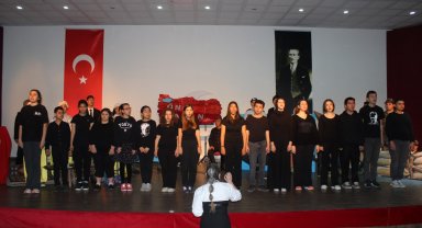 'Vatan Sağ Olsun' oratoryosu sahnelendi