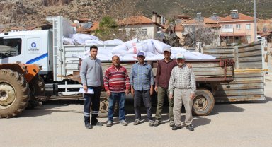 Büyükşehir’in üreticilere yem desteği sürüyor