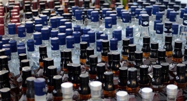 2 milyon litre sahte alkole 25 gözaltı