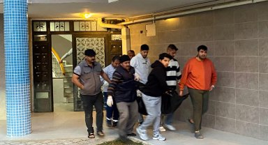 'Anneme düşman gibi bakıyordu'