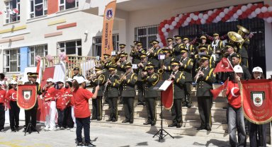 Askeri bandodan 23 Nisan konseri
