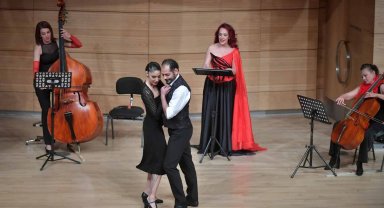 'Aspendos Ensemble' sahnede