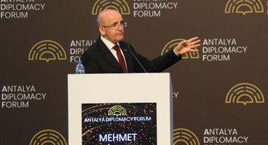 Bakan Şimşek:Enflasyon düşüyor, düşecek