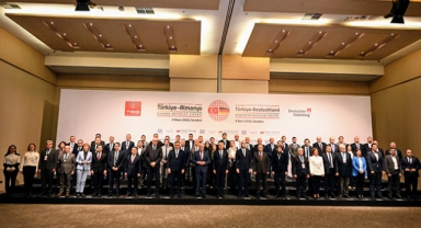 Başkan Böcek Kardeş Şehirler Zirvesi'nde