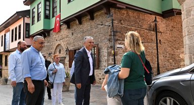 Başkan Uysal, Kaleiçi esnafıyla bir araya geldi