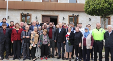 Bayramda huzurevi sakinleri unutulmadı