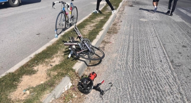 Bisiklet sürücüsü kazada can verdi