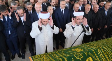 Çavuşoğlu'nun babası toprağa verildi