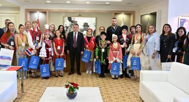 Dünya çocuklarından Başkan Böcek'e ziyaret