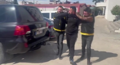 Duvar delip iş yeri soydu, yakalanınca inkar etti