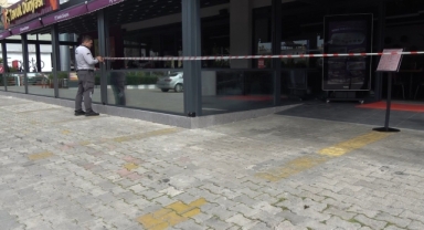Eski müdürünü bıçakladı