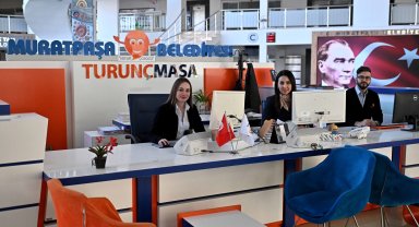 Her 2 dakikada bir telefon çaldı