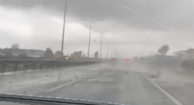 Hortum ortalığı savaş alanına çevirdi