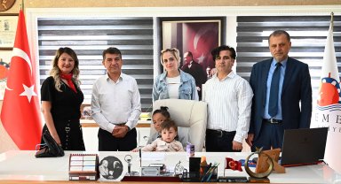 Kemer'de minik başkan