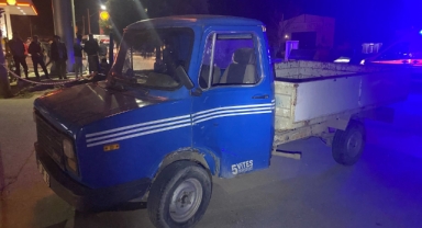 Motosiklet ile kamyonet çarpıştı