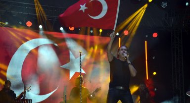 Serik'te Kıraç konseri coşkusu
