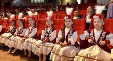 Türk dünyasının renkleri Kepez’de buluştu