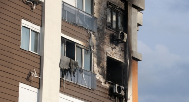Üst daireye sıçrayan yangında, 1 kişi dumandan etkilendi