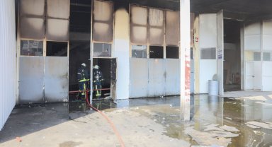 Yangında 5 iş yeri zarar gördü